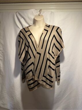 A Knitch Above Beige and Black Geometric Open-Front Shrug